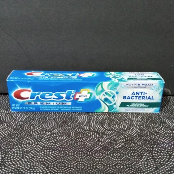💙 $ 13.00 Dove Body Wash ANTIBACTERIAL & Crest Anti-Bacterial Toothpaste 3PCS - Picture 4 of 4